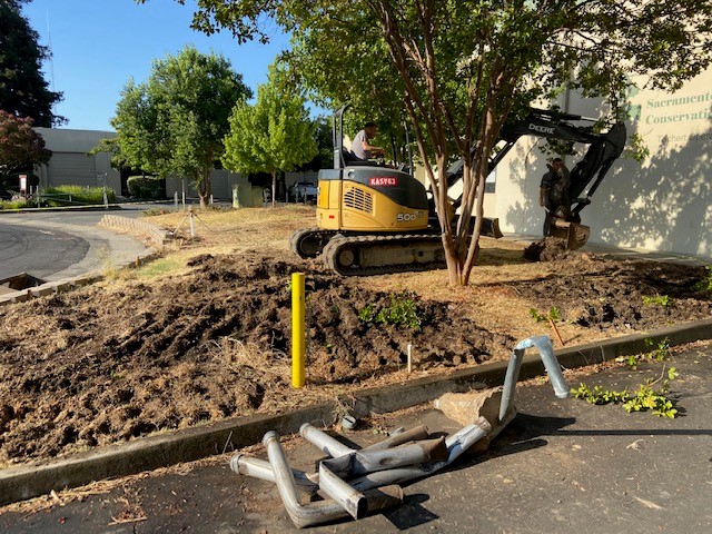 Sacramento Metro Chamber Foundation’s Leadership Sacramento 2020 Class Breaks Ground on Project; Raises Over $60,000 in First Six Months of Year-Long Effort bit.ly/34uysvH <a href="/Metro_Chamber/">Sacramento Metropolitan Chamber of Commerce</a> <a href="/SacRegionalCorp/">Sacramento Regional Conservation Corps</a> #LS2020
