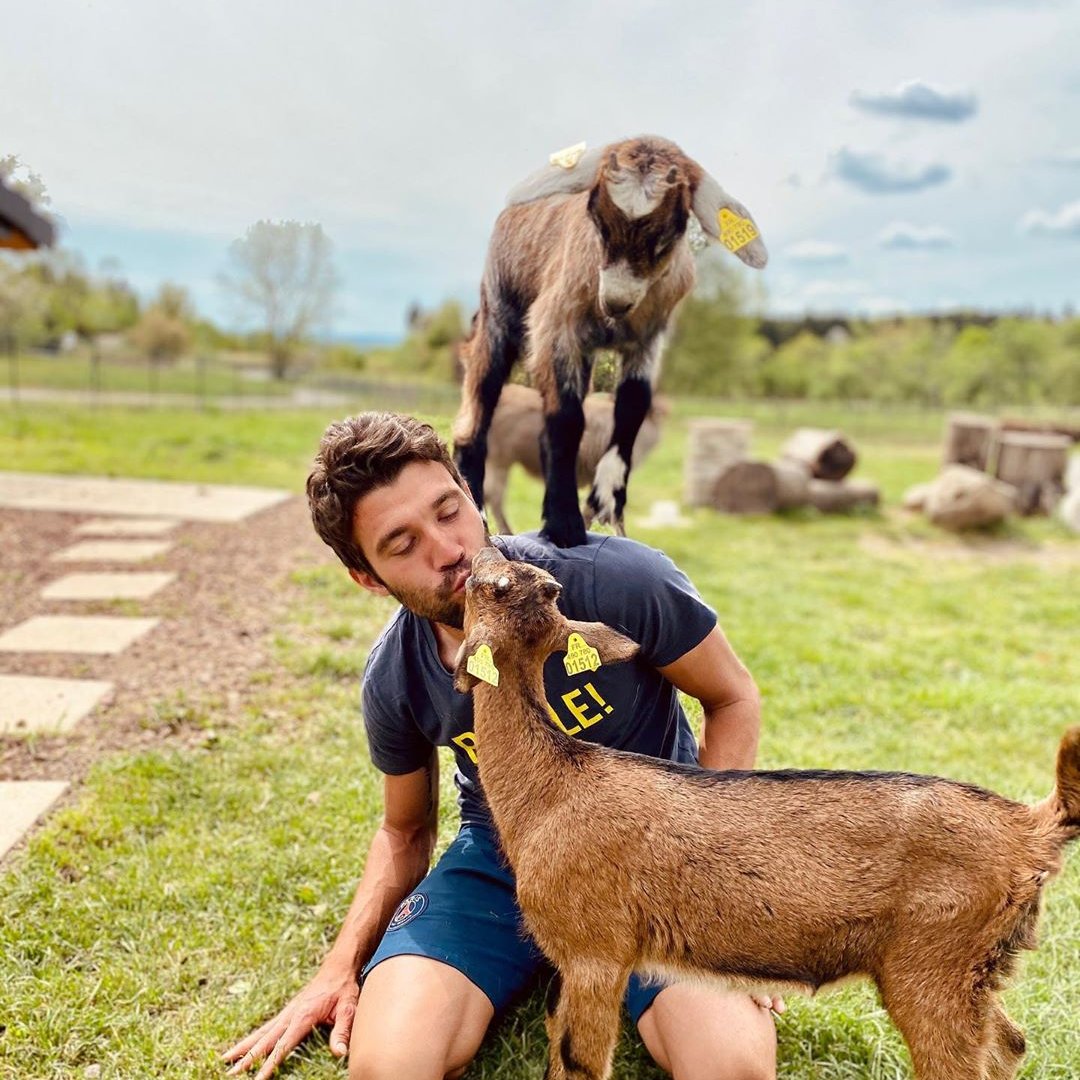 Race Radio Thibaut Pinot And His Goats Race Radio Thibaut Pinot And His Goats