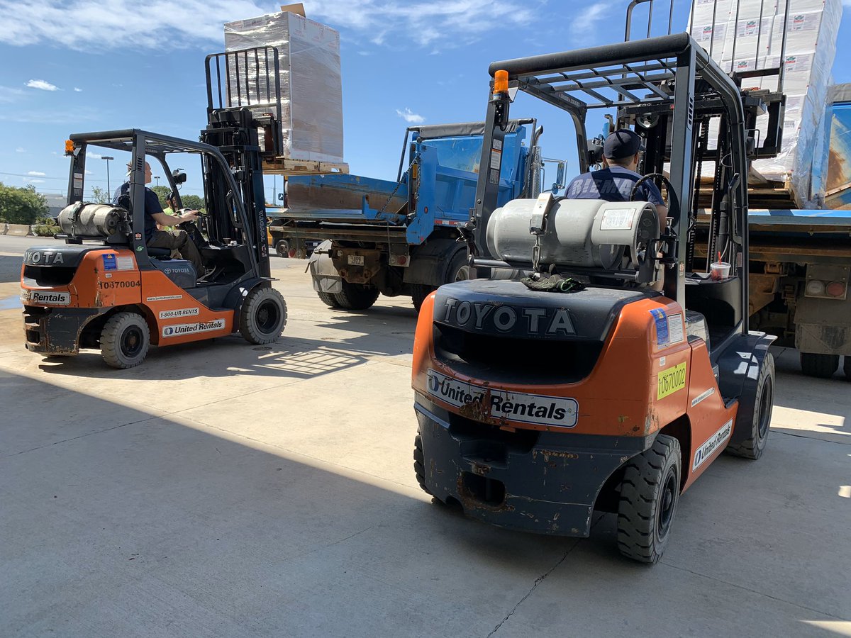 NEFireChiefs's tweet image. Today, RIEMA distributed 21,000 gallons of disinfectant to public works and school departments around the State to make sure we can safely continue to #reopenRI.