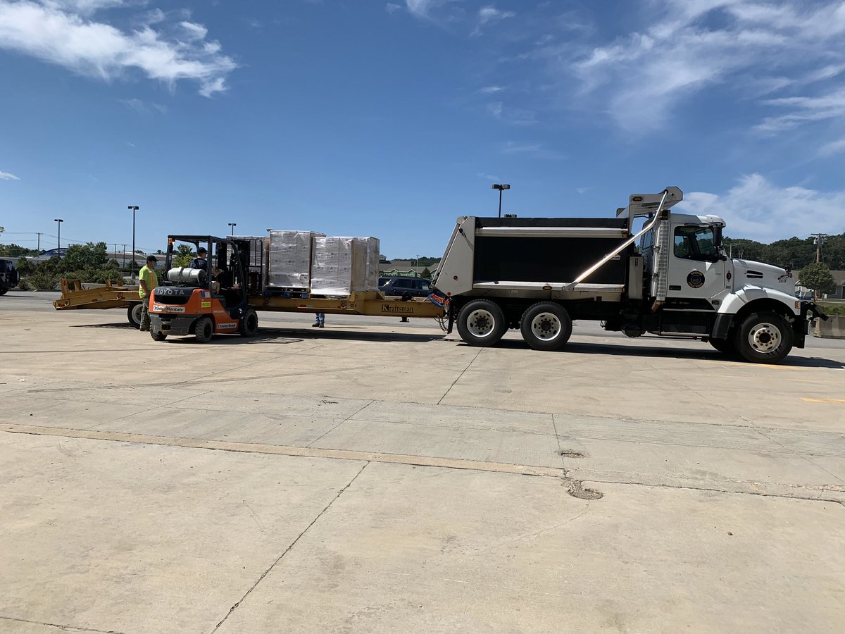 NEFireChiefs's tweet image. Today, RIEMA distributed 21,000 gallons of disinfectant to public works and school departments around the State to make sure we can safely continue to #reopenRI.