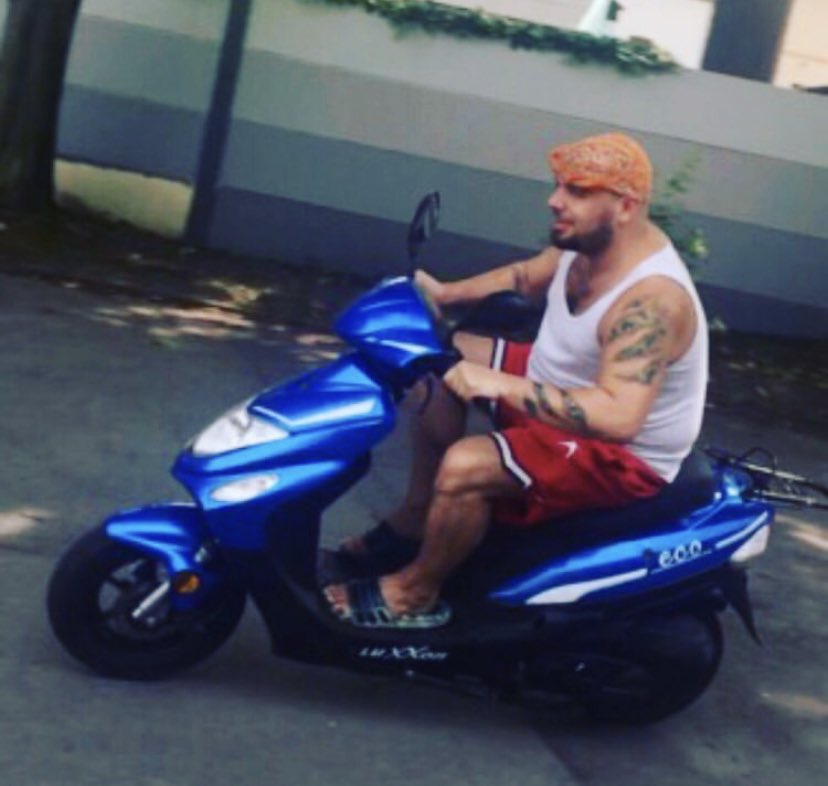 Bottrop Bernd aka Favorite arbeitet mittlerweile bei Lieferando