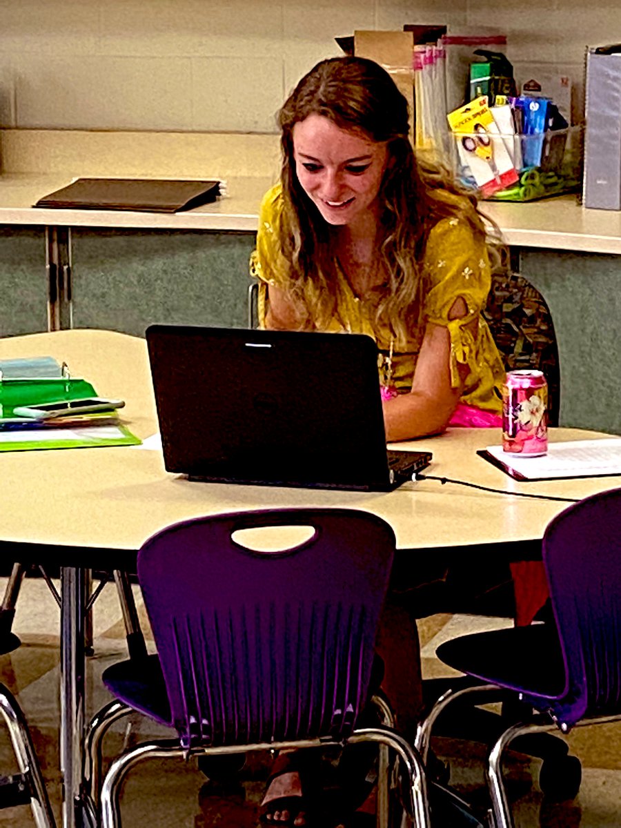 Wildwood_Tweets's tweet photo. Technology in the hands of great teachers can be transformational. 👩🏻‍🏫🧑🏾‍💻👩🏼‍🏫🧑🏼‍💻👩🏼‍🏫👩🏾‍🏫#WildwoodWins #MiddieMindsMovingMountains #HOPE2020 #MiddieRising https://t.co/cvpBaFNGjW
