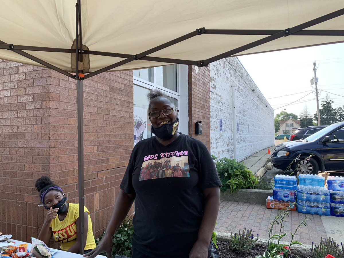Kenosha native Arnetta Griffin is passing out food at 22ave/62 st as a part of her non-profit called, God’s Kitchen of Kenosha. She’s been passing out food 3 times a day for the past 3 years. She said the community really came together this week and donated food.
