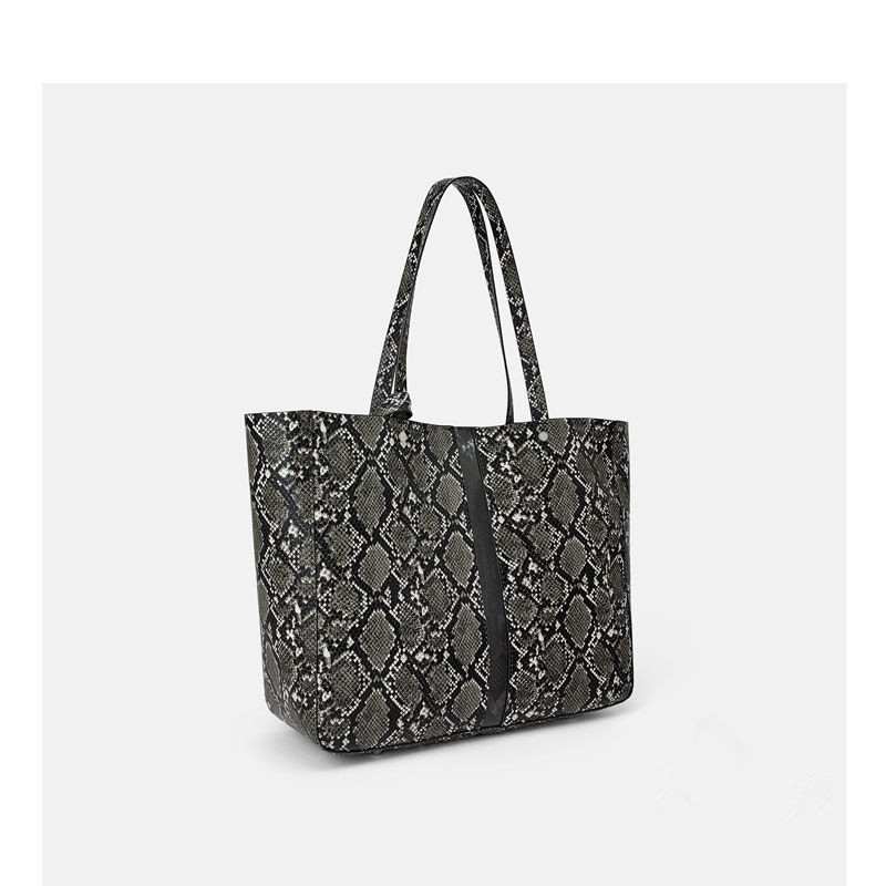 We keep moving in the soft leather handbags industry. angedanlia.com/angedanlia-201… #softleatherhandbags #blackleatherhandbags #leathershoulderbag