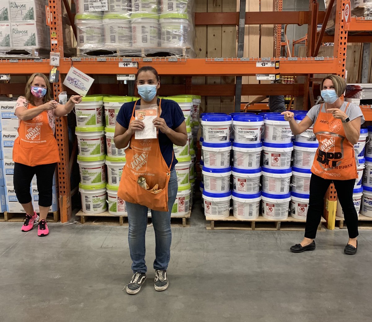 You are looking at a Superstar! Thank you Flor for delivering excellent customer service while helping pull orders, load cars, rocking out D21/22 standards and helping out anywhere needed! <a href="/HauckJenny/">Jenny Hauck</a> <a href="/john_l_gossett/">John Gossett</a> <a href="/ChadofHD/">Chad Denton</a> <a href="/bambiday79/">Bambi Hatfield</a> <a href="/RobD250/">Rob Dyer</a> <a href="/joethd/">Joe Mitchell</a> <a href="/RececcaS/">Rebecca Killinger HD</a> <a href="/DebraBakerHD/">Debra Baker-Murph</a>
