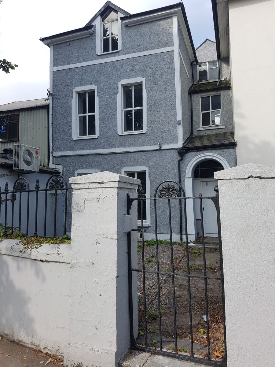 the lock on the gate tells it all, another character empty property in the cityhopefully someones home in Cork again very soon, could have a lovely, productive garden in front #not1home  #heritage  #homeless  #economy  #vacancy