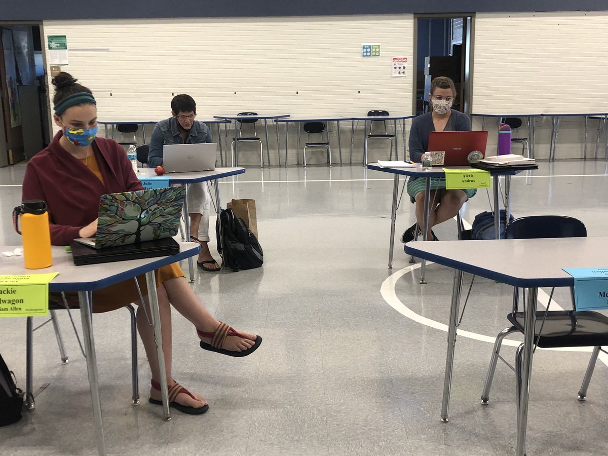 MrsMarcotteWAS's tweet image. RSD new elementary teachers &amp;amp; mentors working together on “netiquette” at NTO! #nto #rsd