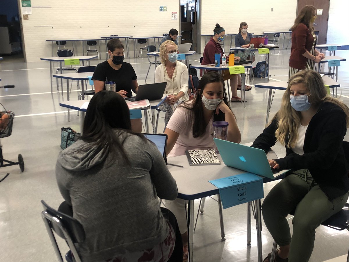 MrsMarcotteWAS's tweet image. RSD new elementary teachers &amp;amp; mentors working together on “netiquette” at NTO! #nto #rsd