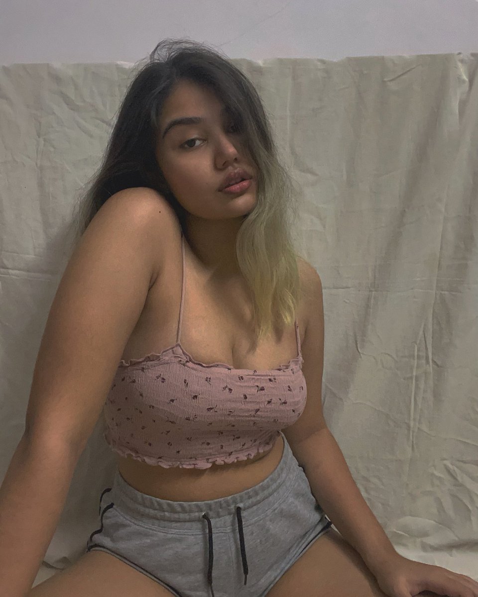 mdmahoe's tweet photo. sorry i look too good here to not post these on both insta + twitter 🥵 https://t.co/xtmDg9j1gk