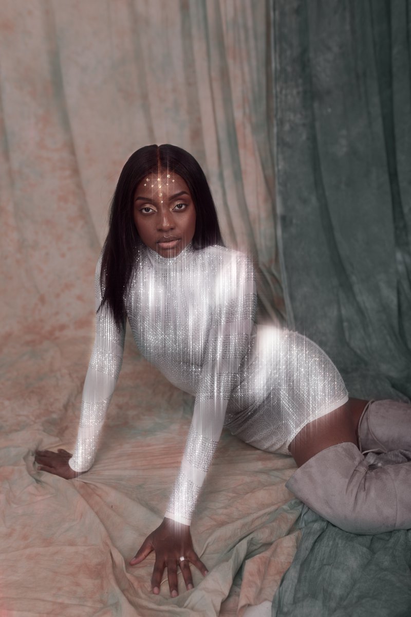 Blessing your TL with some shimmery bliss with @Modelnehemie Please Retweet #mrobinnaobioma