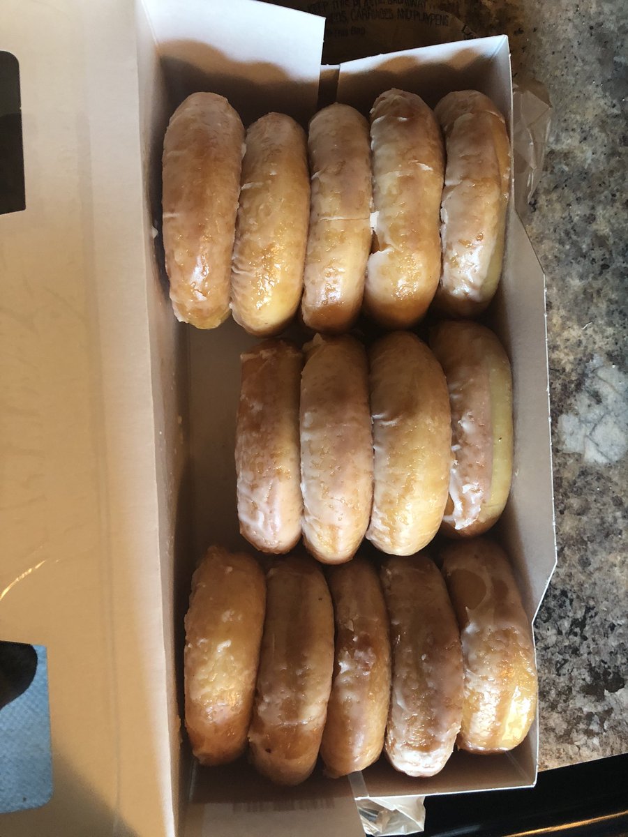 ashleevititoe's tweet photo. I ate one lol https://t.co/B4NbC5f0FO