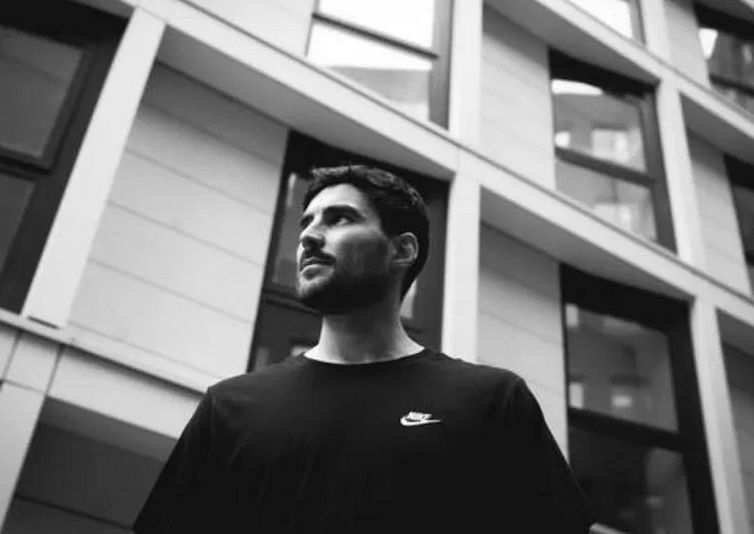 ForTheRecord_PR's tweet image. @EGpodcast announced INSTINCT's (aka @BURNSKI_) details of his next album, ‘Point Of View’: bit.ly/2D5KRuM

It's out this Friday 28th August on his own #ConstantSound: bit.ly/32u6HR8