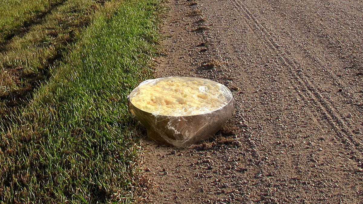 Iowa Leaves Big Saran-Wrapped Bowl Of Potato Salad At Illinois Border After Making Too Much bit.ly/2EyThey