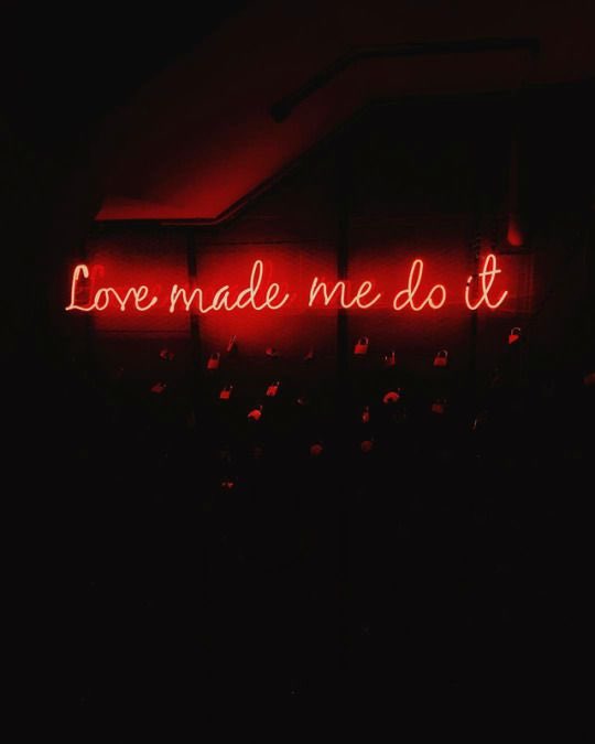 lietomesivan's tweet image. Type ur birth month + red + aesthetic on Google. Reply to this with the pics &amp;amp; tag 5 Red team moots. Don't tag those who were tagged already. Let's keep this going! #CALMPromoComp #REDSOS  #5SOSRedTeam 
@mindoflrh @illicitafi @rachaellftv @DESERTLFTV @mgclwh