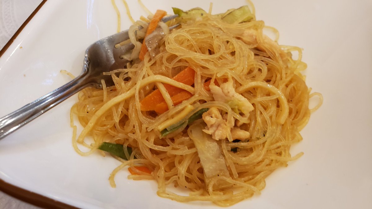 KabayanUnion's tweet photo. good afternoon Kabayan! we're back! Open until 6:30pm. Is this #pancit enough or not enough for your crave? Screen shot from another video from our friends @ #1BottleNation . #KabayanUnion #NJeats #FilipinoFood #UnionCounty #KainTayo #PinoyFoodPorn https://t.co/FUhdBWWeO7