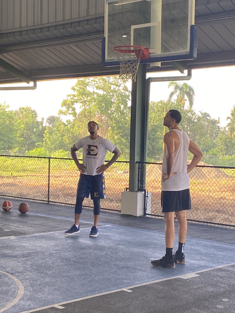 Awesome working out with @Jeromyhr y @EVargas30 at the LDC in Tamboril. These two are great leaders for basketball in the DR. They understand hard work and love to help others. We welcome all the Dominican leaders to come be a part of what is going on with @gosportsdr