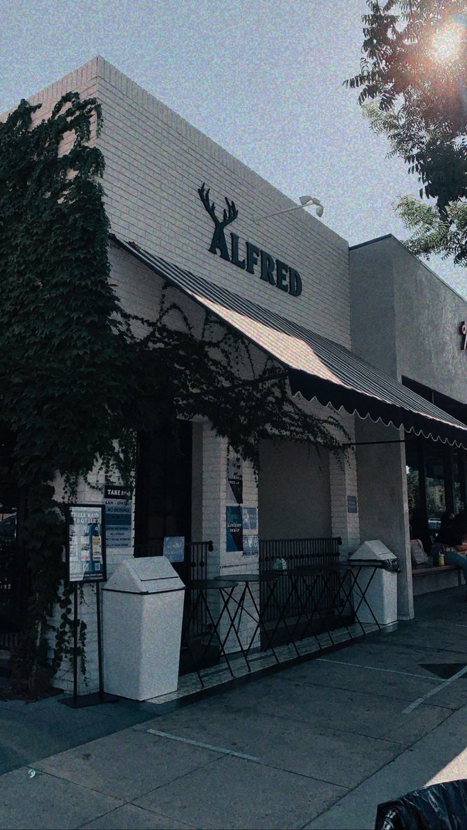Alfred Coffee, Studio City