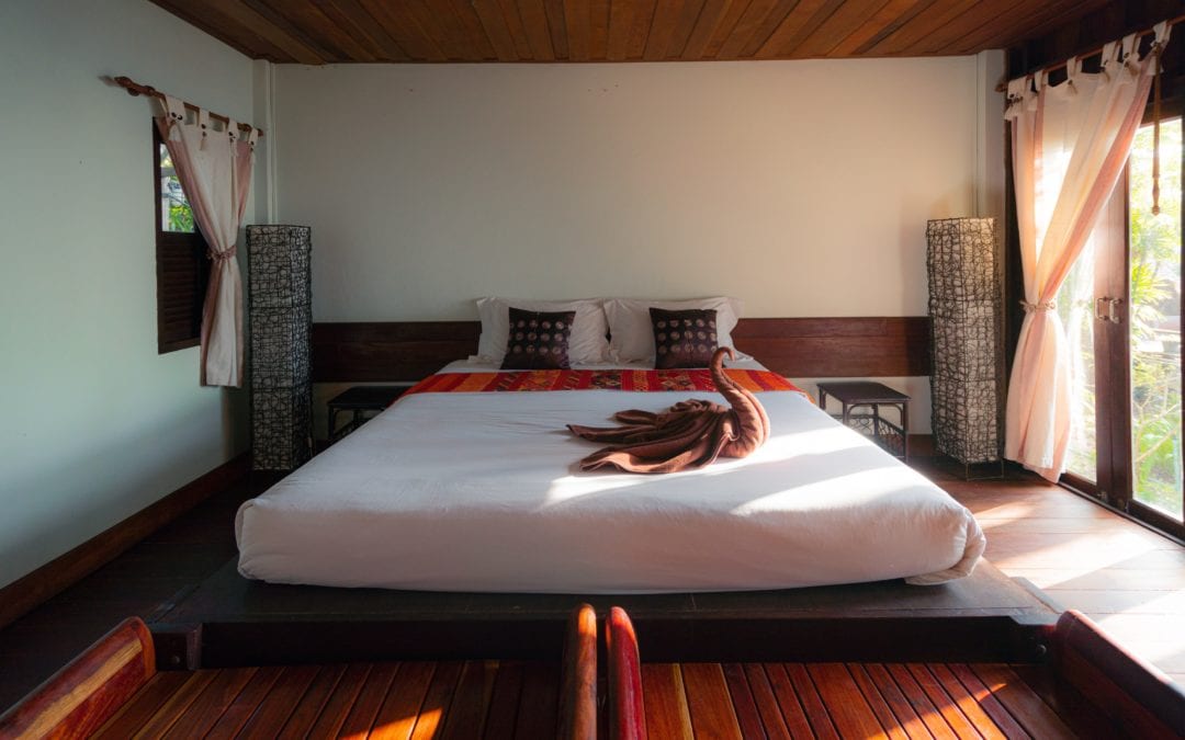 thesleepdoctor's tweet photo. Creating your ideal sleep environment means turning down the thermostat; having a supportive mattress and optimizing your environment. Here's how.
https://t.co/qkTLnijo8B
#bedroomideas #bedroomgoals #sleephygiene #sleephygienetips https://t.co/yTHlADpcvr