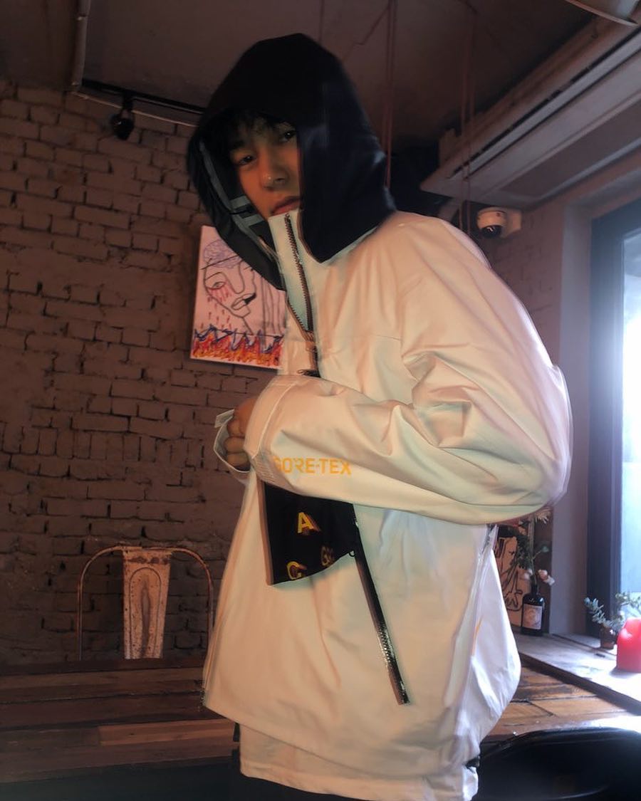 How is she so good at taking picture I look like a pregnant man