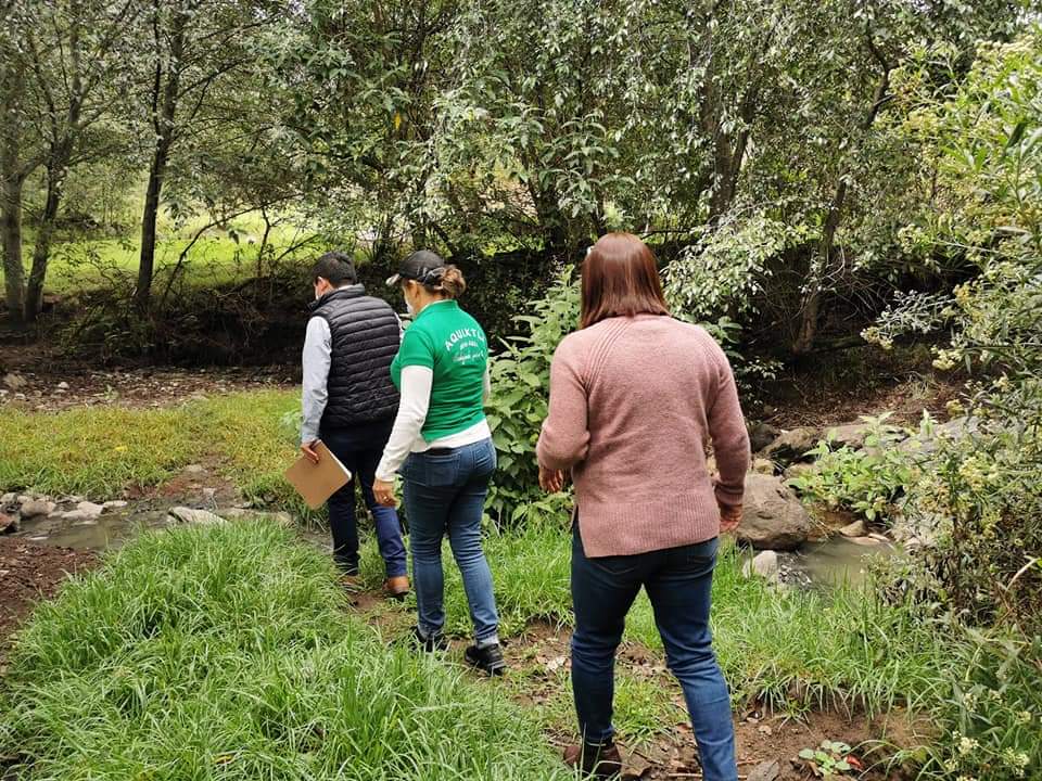 JudithAquixtla's tweet photo. Recorrido con la Diputada Maricarmen Cabrera e ingenieros de CEAS para revisión de proyectos de drenaje y tratamiento de aguas, en #Cuayuca y #SanAlfonso, #UnidosSomosMásFuertes en #Aquixtla estamos #TrabajandoParaTi
#SierraNortedePuebla
#EsmeraldaDeLaSierra https://t.co/2UeHjT6Ubp