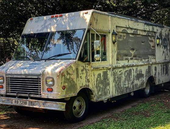 NorthamptonFest's tweet photo. BREAKING NEWS: The legends @The_Smoke_Pit will be joining the sausage and cider festival next weekend. They'll be rocking up in their 1978 Chevy P30 step van truck with something delicious in tow. Get ready for tummies to rumble! https://t.co/YhSEzk3SJA https://t.co/0PD4YjYGcO