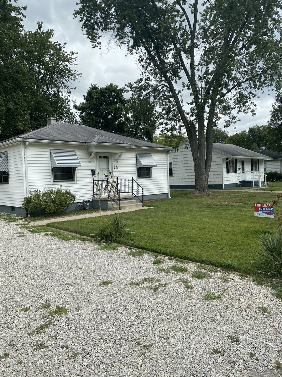 New Rental on the Southside! Call for an appointment 812-550-9400
#propertprosinc