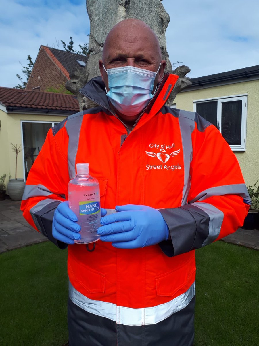 CityOfHullStre1's tweet photo. PPE, jacket and gel ๐ท
Thank you Humberside Police - Hull for supplying the City of Hull Street Angels with everything you see here; modelled brilliantly by Trustee, Steve.
Keeping us and our service users safe.
#PPE #StaySafe #thankyou #HumbersidePolice #rockingthatlook https://t.co/ILhlv1W1lm