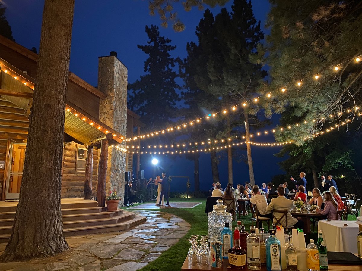 Would you believe us if we said this was their first photo of the night?

📸 Yup, it 100% was! 

#photobooth #epics_photobooth #luxuryphotobooth #tahoewedding  #renowedding
#renowedding
#renotahoewedding
#renoisrad
#reno
#weddingphotobooth