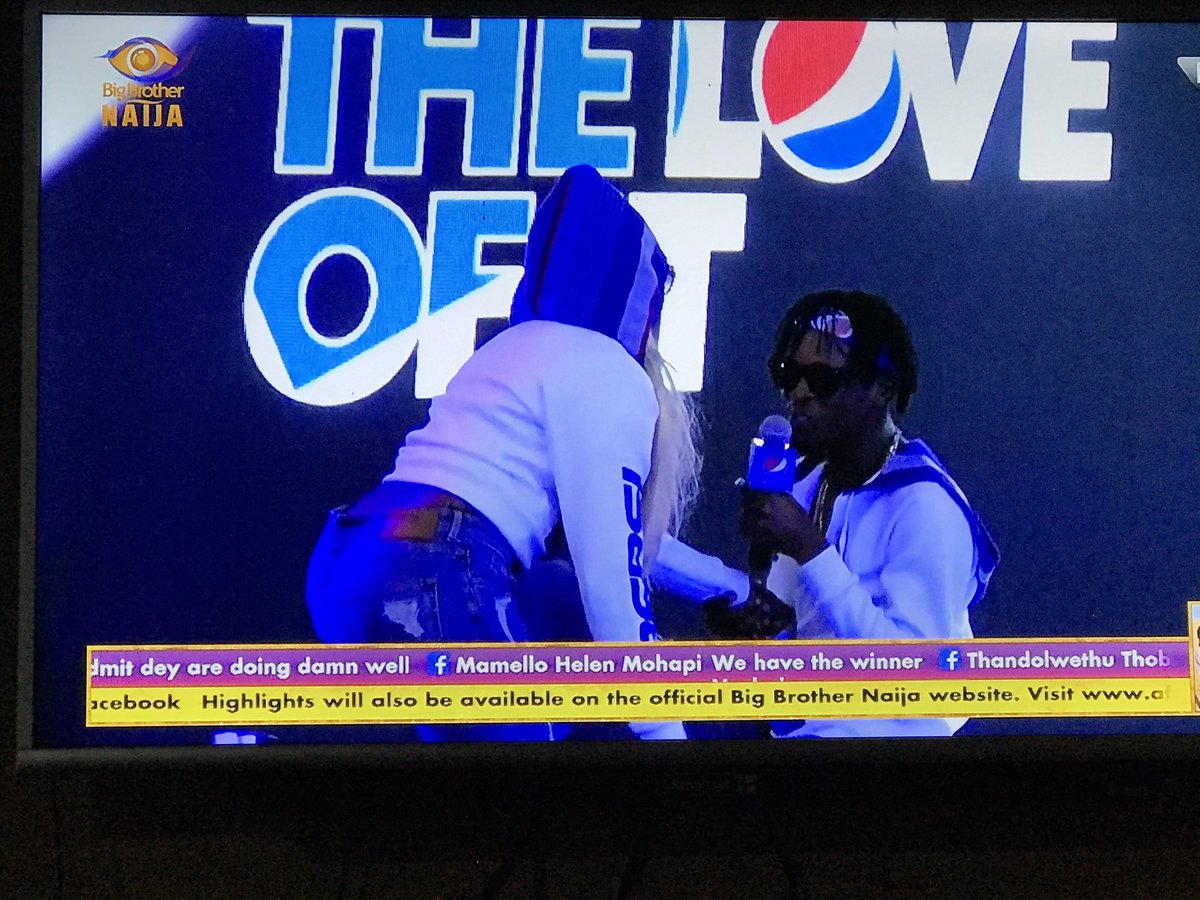 loverbird0's tweet photo. Laycon and wathoni Just give my #TeamWizkid their crown, that ending kiss seal the performance ❤
#LayconX85M 
#Laythoni 
#LayCruiser 
#BBNaija https://t.co/mGIBb42PVQ