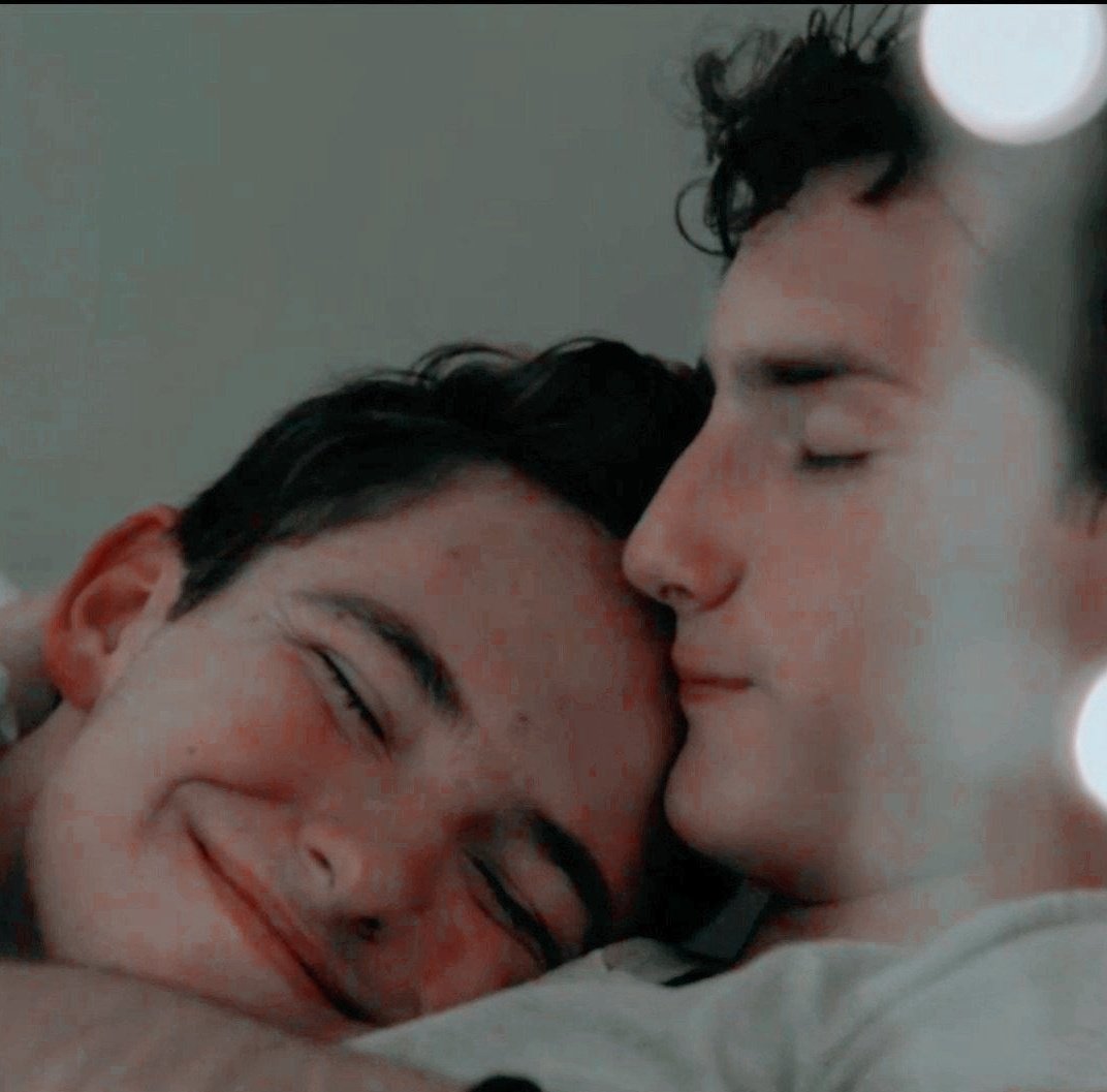 gravitydrab's tweet photo. Ojala ya dejen a mis bebitos en paz, ellos estan en su universo siendo felices

#KCAMexico #JoaquinBondoni https://t.co/W0ENUzfmxS