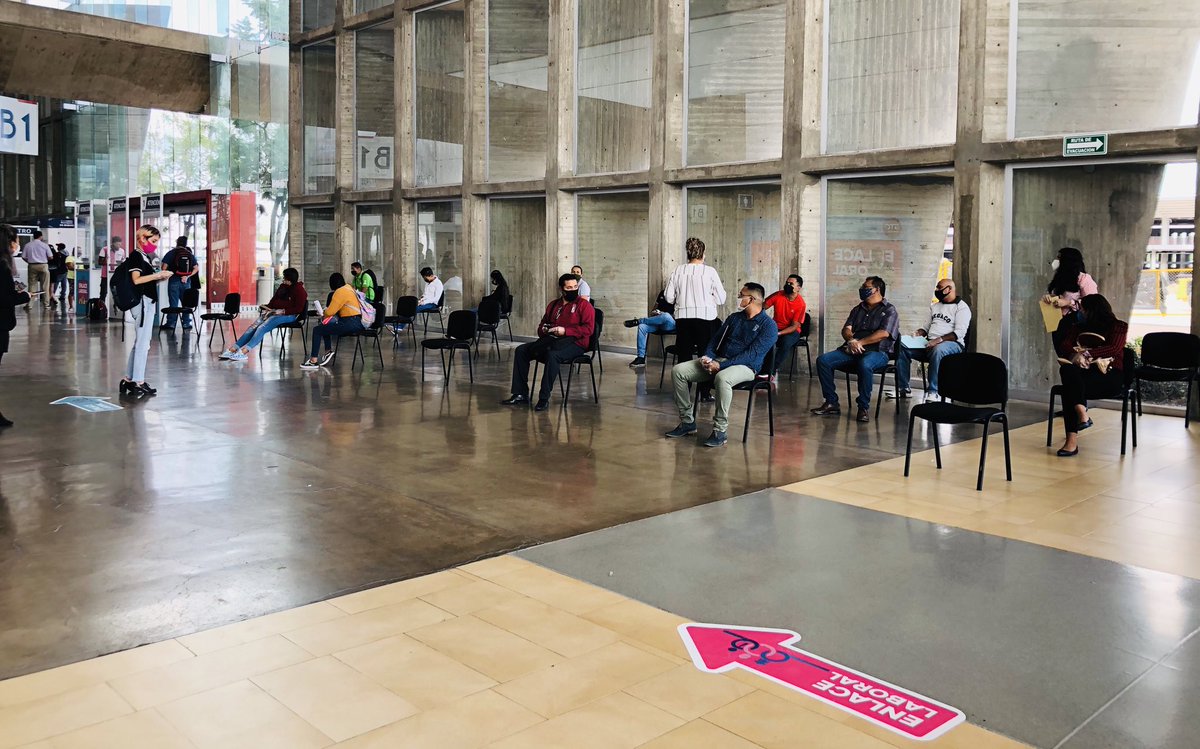 economiagente's tweet photo. Con el objetivo de seguir reactivando la economía e impulsando el empleo, se llevó a cabo el ‘Enlace laboral 2020’ de manea ‘híbrida’ en colaboración con @municipio_leon 

 ¡Trabajando juntos para acercar las mejores opciones de empleo!

#GTO #GrandezaDeMéxico 
@ramonalfaro4 https://t.co/TXYsnBLW30