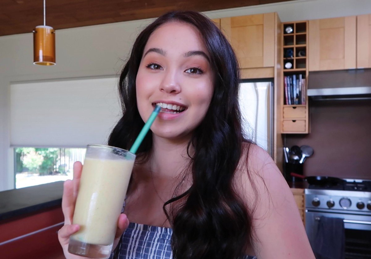 CookWithAmber's tweet image. Wanna learn how I make my perfect tropical smoothie??? 🍍Head to my channel for my super simple and delicious recipe. You won’t regret it 😉😊 youtu.be/O0lxqBHlQfQ