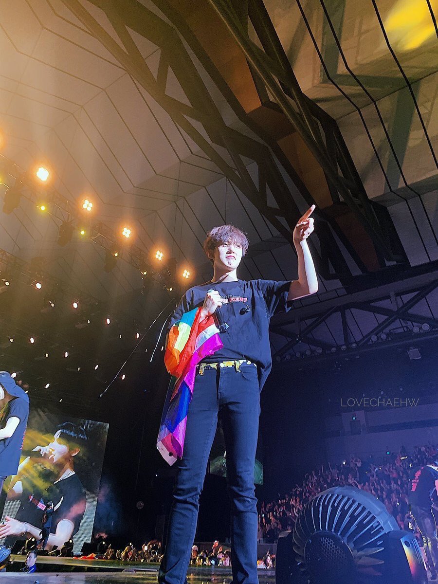 this was honestly the proudest moment.. in conclusion, minhyuk gay.