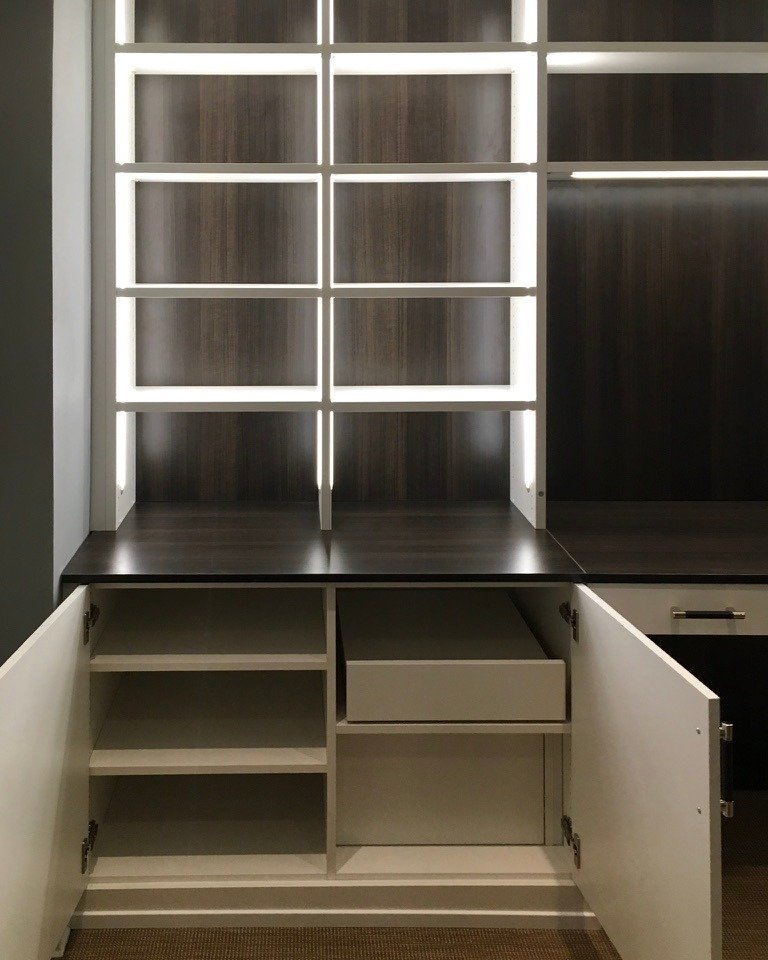 Closets's tweet image. Let us create a custom storage solution with our custom cabinetry. Made &amp;amp; Installed in NY by transFORM Home. Schedule your Free Consultation with us Today: bit.ly/3lkjNsQ

#WomenCrushWednesday #WCW #WorkingWomen #madeinny #transformhome