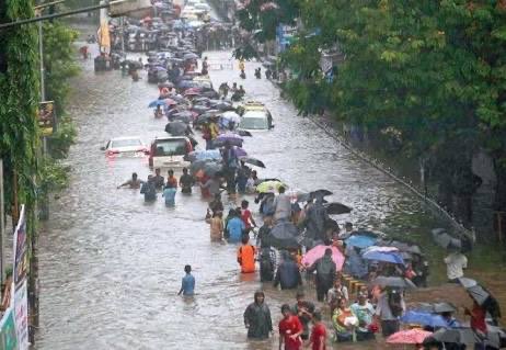 SZadaNouman's tweet photo. سندھ حکومت دنیا کے کسی میٹروپولیٹن سے ہی سیکھ لے، مصنوعی جھیلیں بنا لیں۔ کیا یہ ہمارا قصور ہے کہ رہنے کے لئے اس شہر کا انتخاب کیا، یہاں ٹیکس دیتے ہیں لیکن بدلے میں انتظامیہ کون سی ذمہ داری پوری کرتی ہے؟ کراچی کو ک��راچی بنانے والوں کے گریبان پر ہاتھ کون ڈالے گا؟ https://t.co/h8tKBhxT4p