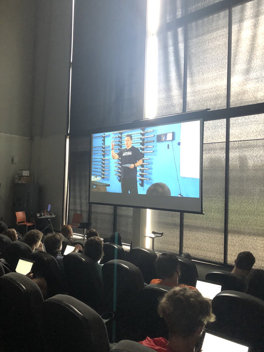 CoachRobStacy4's tweet photo. Today’s weightlifting class we learned about what athletes need to perform in their sport and how to calculate that.

Loved discussing nutrition and opening up eyes today about the proper amount of food you need to perform. 

#WeightliftingClass https://t.co/WkD7LtMole