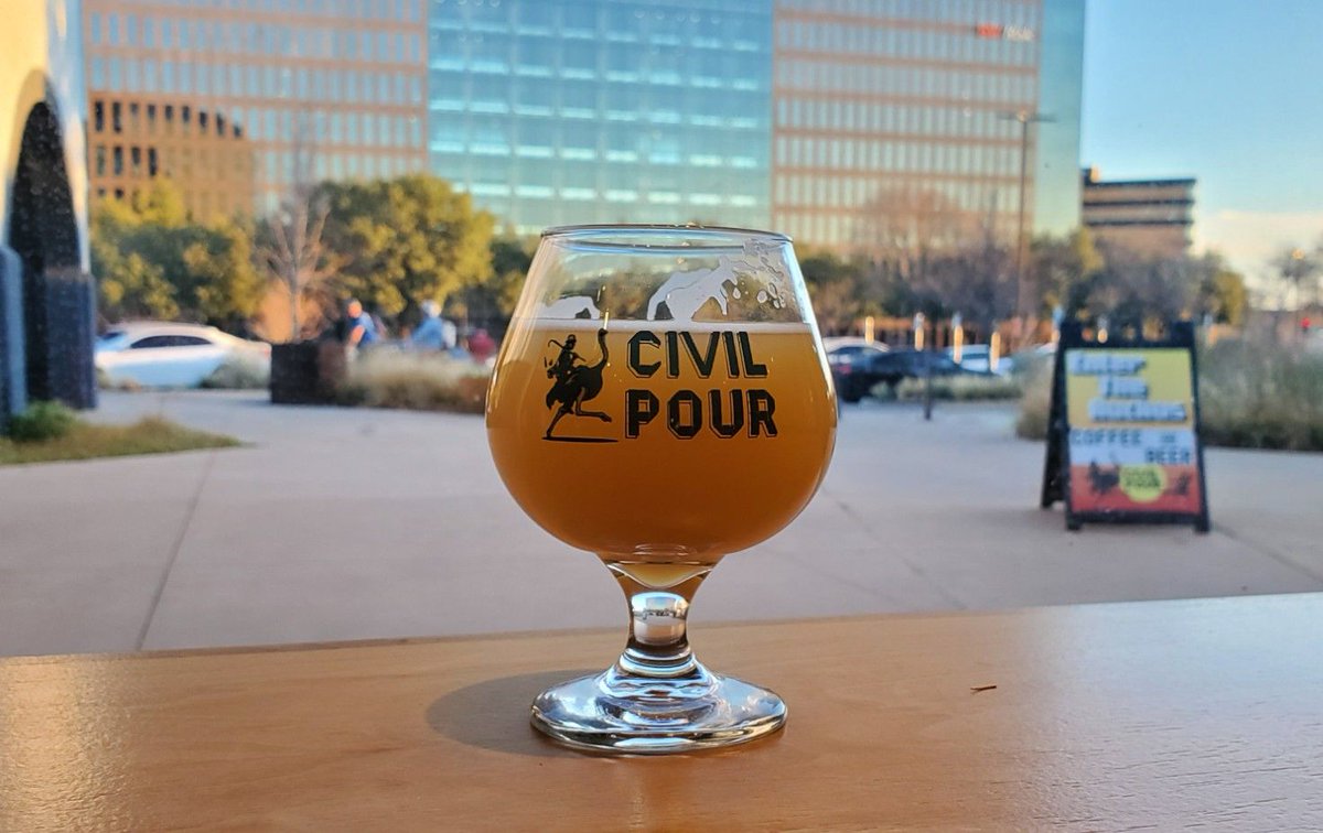 <a href="/TammyJaben/">Tammy J</a> <a href="/SpindleTap/">SpindleTap Brewery🌵🦅</a> <a href="/ephoustonbill/">EPHoustonBill</a> @cellmavin <a href="/JohanBBT/">Johan</a> @JonMontag <a href="/badhopper/">Jason Hopper</a> <a href="/cedarflats/">grandpaflats</a> <a href="/RJellyman/">Jellyman</a> <a href="/CATbrew13/">Cory CATbrew</a> This is a solid beer! We haven't reviewed it on our podcast yet, but have definitely tried it and really enjoyed it. Heavy Hands is a personal favorite by <a href="/SpindleTap/">SpindleTap Brewery🌵🦅</a>... thanks to <a href="/CivilPourTX/">Civil Pour Coffee + Beer</a> for the intro!