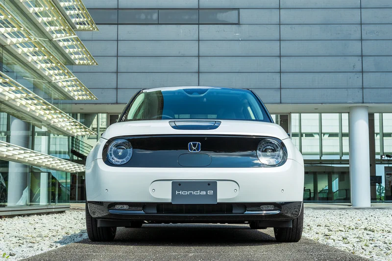 ホンダから新型EV『Honda e』が10月から販売開始を発表！