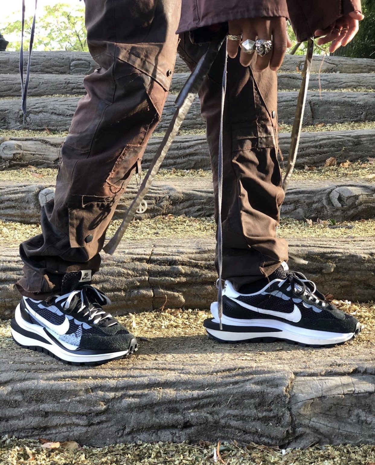 sacai vaporwaffle black on feet