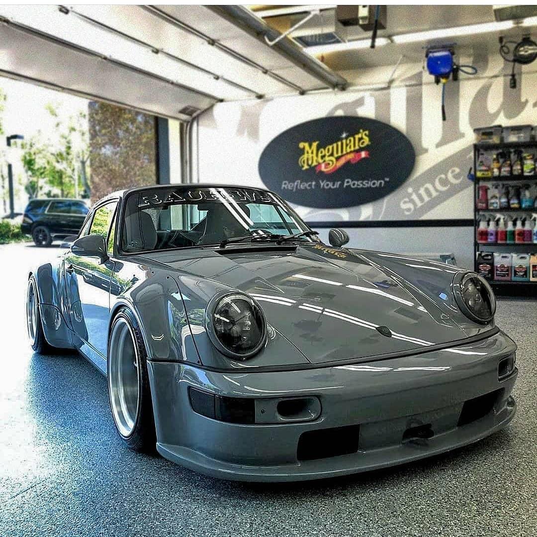 How about a little motivation for Wednesday?!😍...and what better way to do that then with Jon Sibal's 964 RWB widebody?! 😲🤗

<a href="/jonsibal/">jon sibal</a>