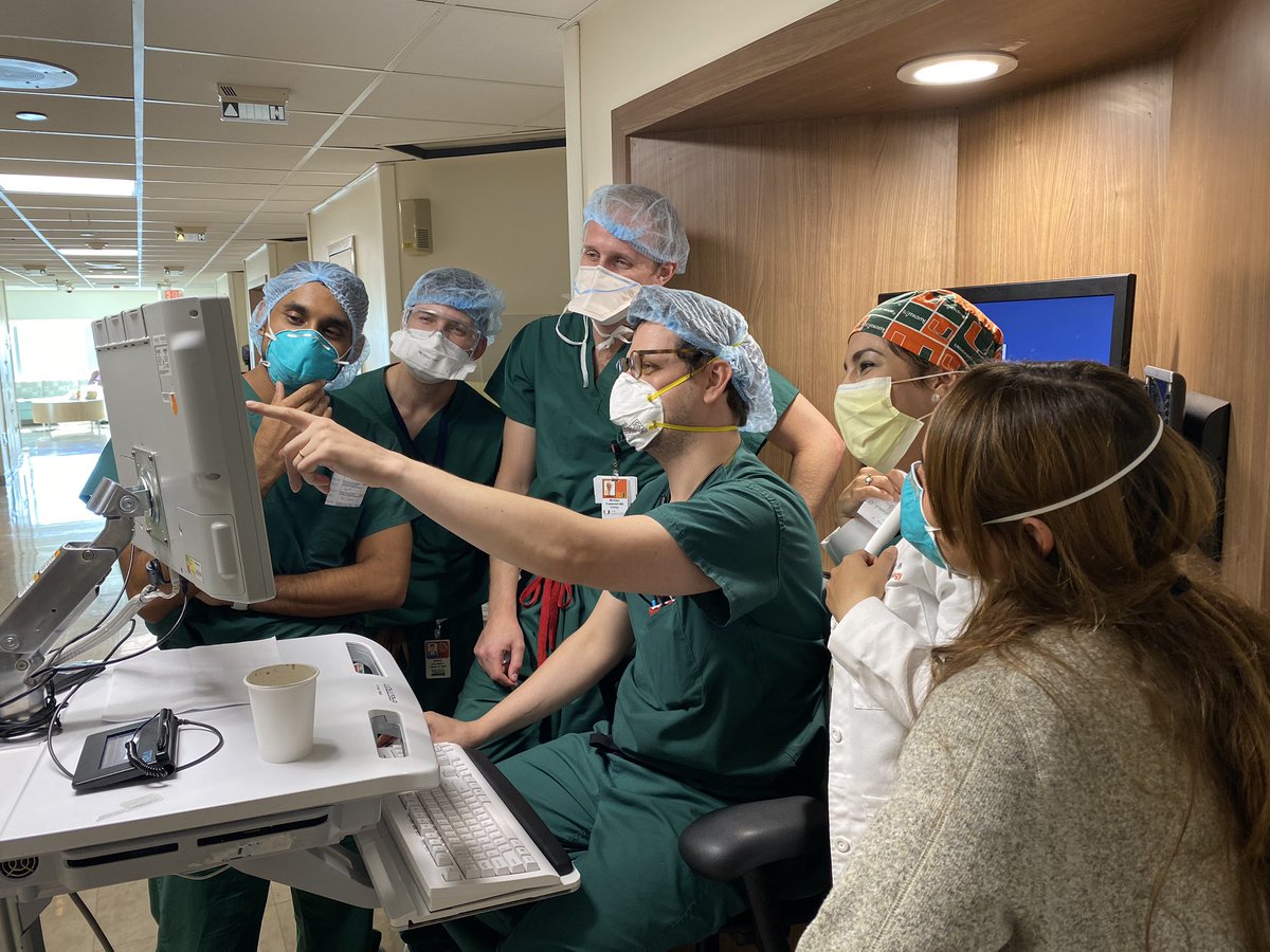 Dr. Katz providing some teaching points to the team on PM rounds

Always important to learn from our patients! 

#urology #UroSoMe #meded #MedTwitter