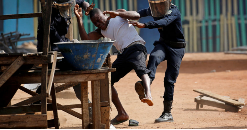 #cotedivoire  #CIV225  L’espace civique se rétrécit avec une dizaine de personnes tuées et l’interdiction des manifestations par le gouvernement, à deux mois de l’élection présidentielle. <a href="/FatouJagneS/">Fatou Jagne Senghore</a> 

article19ao.org/cote-divoire-l…