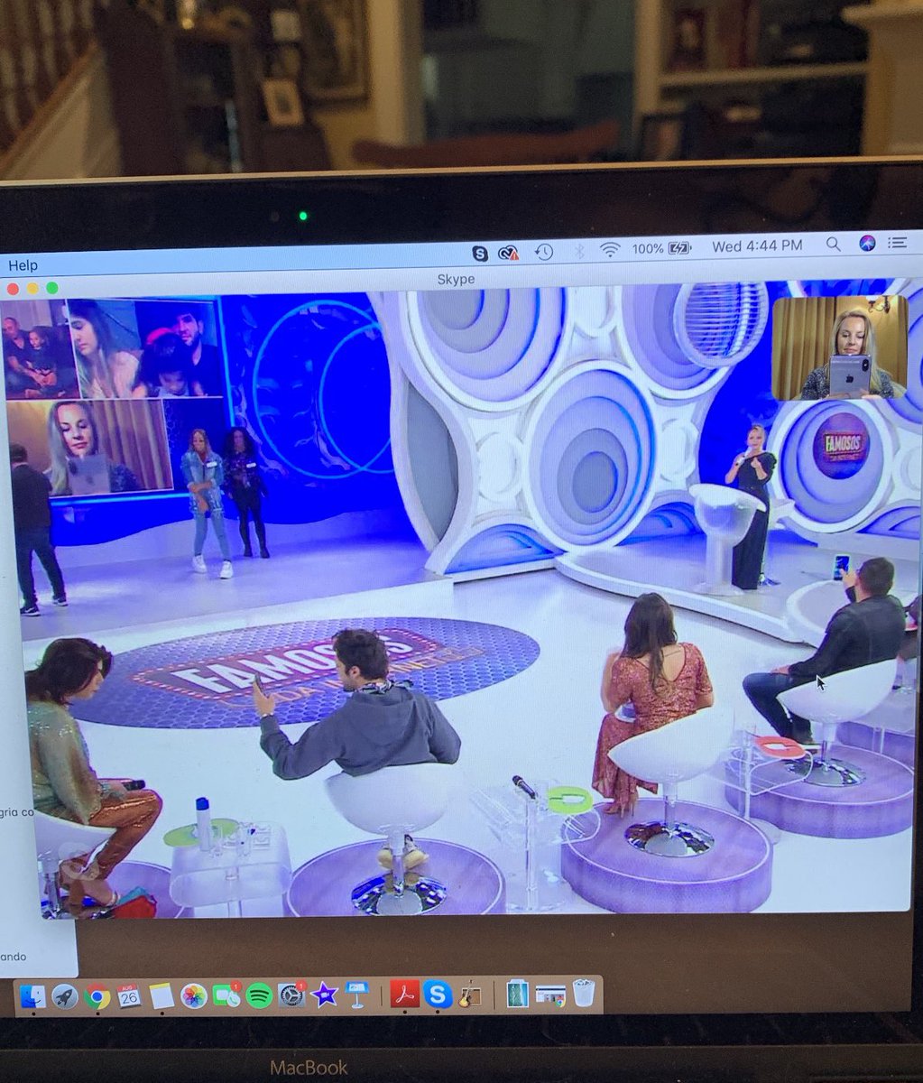 ashlezinhaofc's tweet photo. Fique Ligado Meus Amigos! 30 agosto ou 6 setembro no @ProgramaEliana e @SBTonline!!! Eliana fala com uma canadense 🙈 #Brasil #gringa #quehonra https://t.co/hT4eg8xNnb