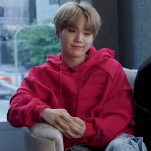 Yoongi being ᵗⁱⁿʸ - a soft thread 