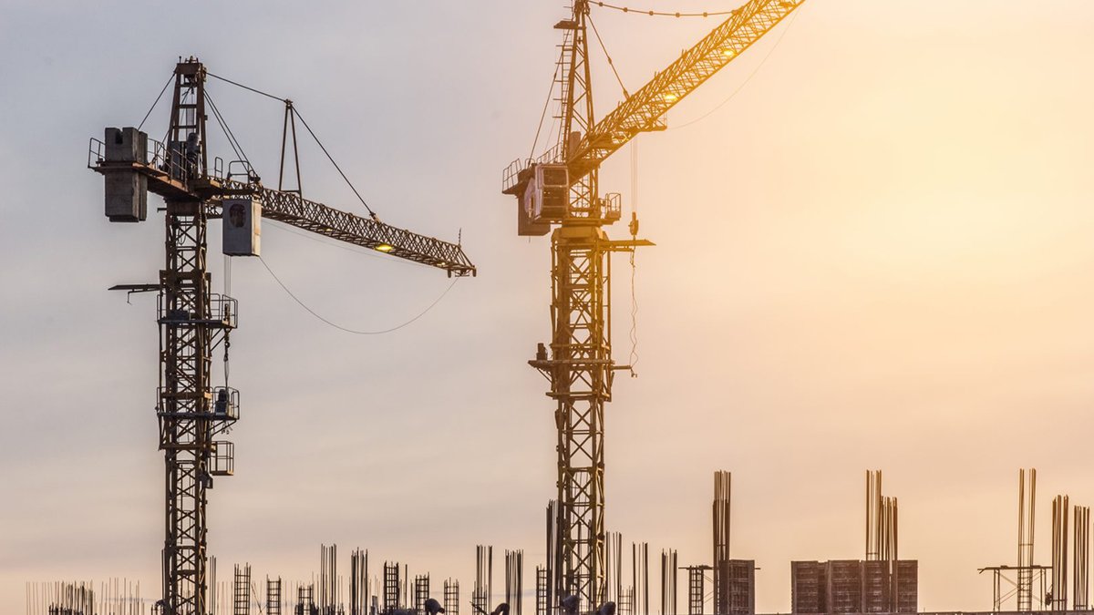 CraneFork's tweet photo. As #construction projects of all stripes become more complex and tech-reliant, owners will be looking to employ #AEC specialists with niche skills and expertise that cannot be replicated by a generalist. https://t.co/ph9JZn113v #technology https://t.co/rvmBmCGd4k
