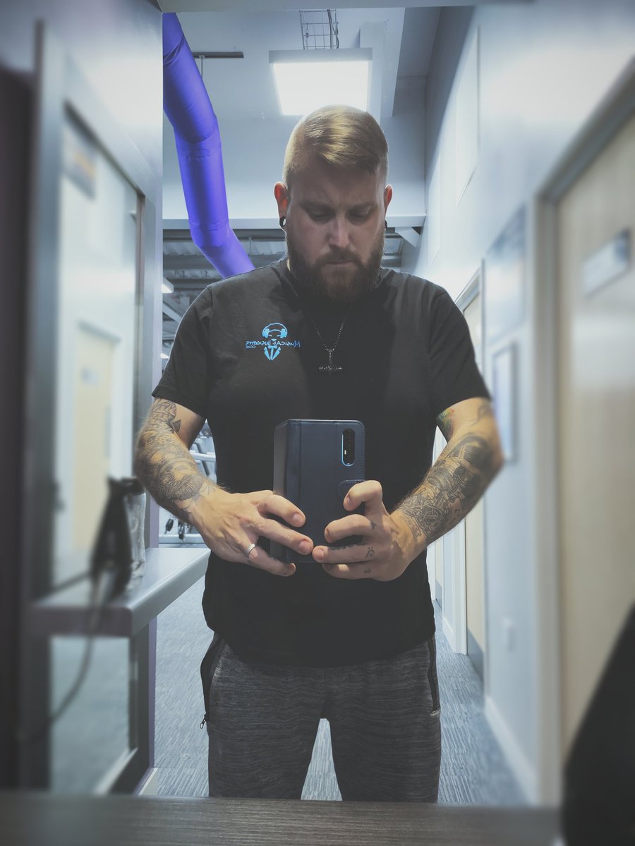 radio_mark's tweet photo. It's good to be back in the #gym, getting rid of the "lockdown-load" and trying to get in some sort of shape.
@AnytimeFitUK #Dover #Fitness #Disabled #SpinalDamage #StillWorkingOutCarefully @musicalinsights https://t.co/6zA81qX6Bp