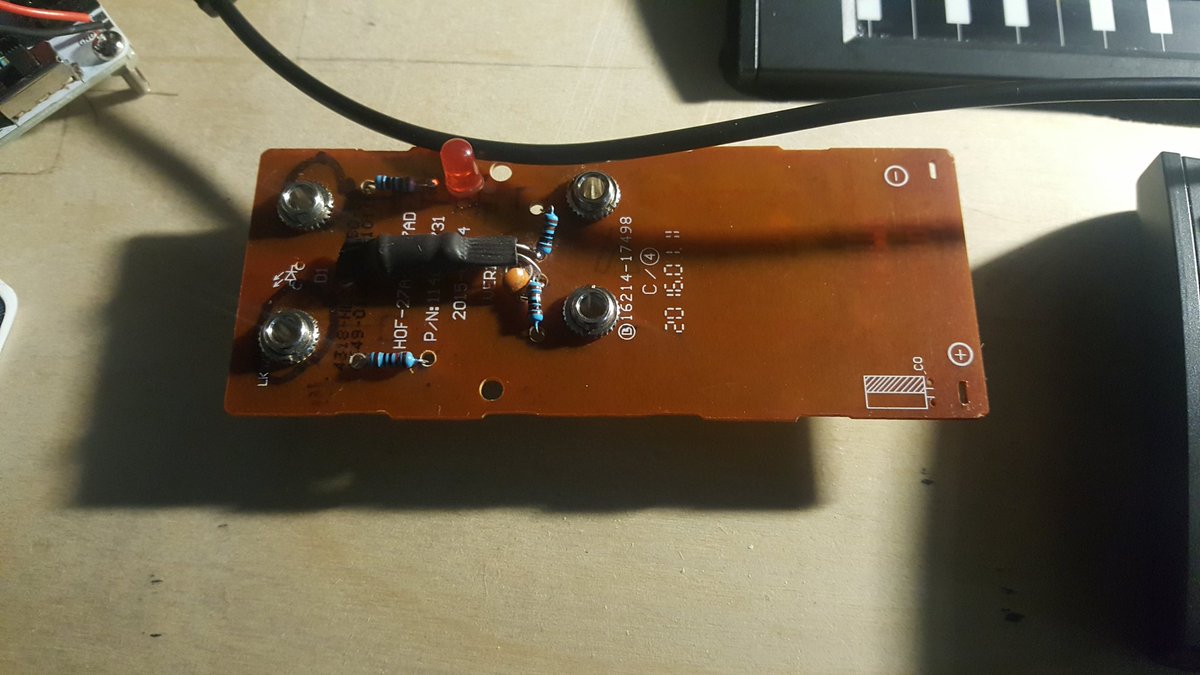 grayshine's tweet image. i made this yesterday, it&apos;s the 0hp vactrol from #mysticcircuits, except kinda-deadbugged onto an old tv remote board with any shorting traces scraped off.