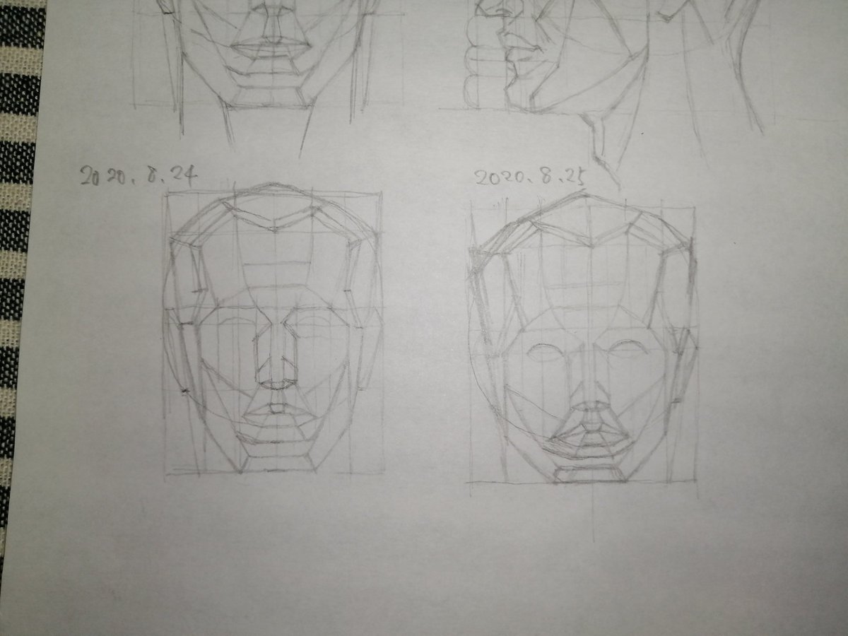 8/25
【020/365】鉛筆
【気付き】☺️?今日も20~21時に漫画を投稿します✏️読んでみてね?
正面の面を大体覚えられた。やはり最初の球が歪むと縦横比が変わり顔の形も変わる。球を正しくとり、調べてから作る。

#ぽののペン練習 #ぽのとルーミス2
#アナログ #落書向上委員会 