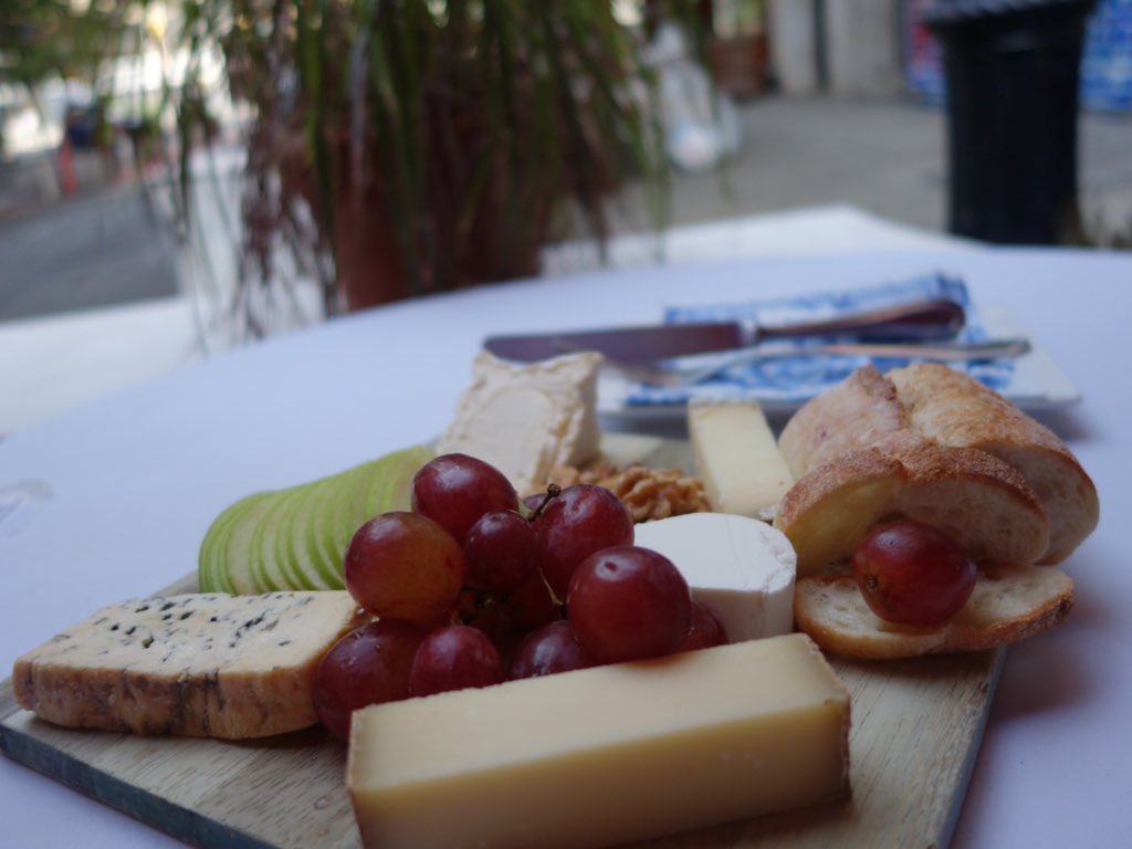 EXMF96's tweet photo. A cheese night with a good chilled red wine glass is a perfect excuse for a Thursday night
#cheese #cheeseboard #cheeselover #bluecheese #chevre #gruyere #ossau #triplecream #baguette #walnuts #grapes #frenchcheese #wineandcheese #alfresco #alfrescodining #excusemyfrench #outdoor https://t.co/y5T27Frlqw