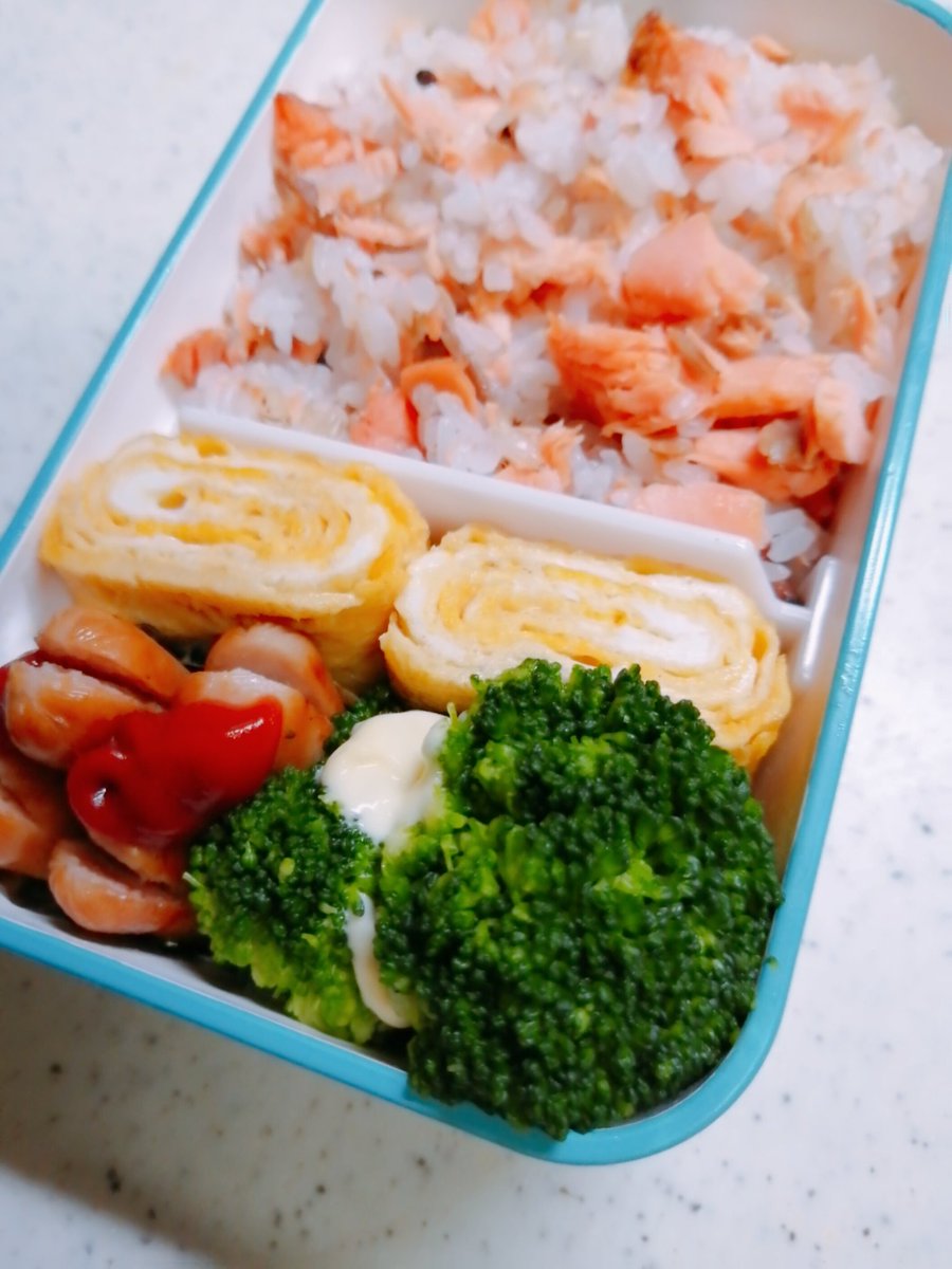 AHiguchiKo's tweet photo. 見栄えが良かったので。

今日のお弁当はザ・お弁当！って感じになりました https://t.co/nGQfbmIY23